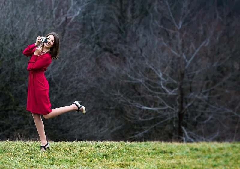 Layers of Love: How Wedding Photographers Are Using Depth of Field to Unfold a Story